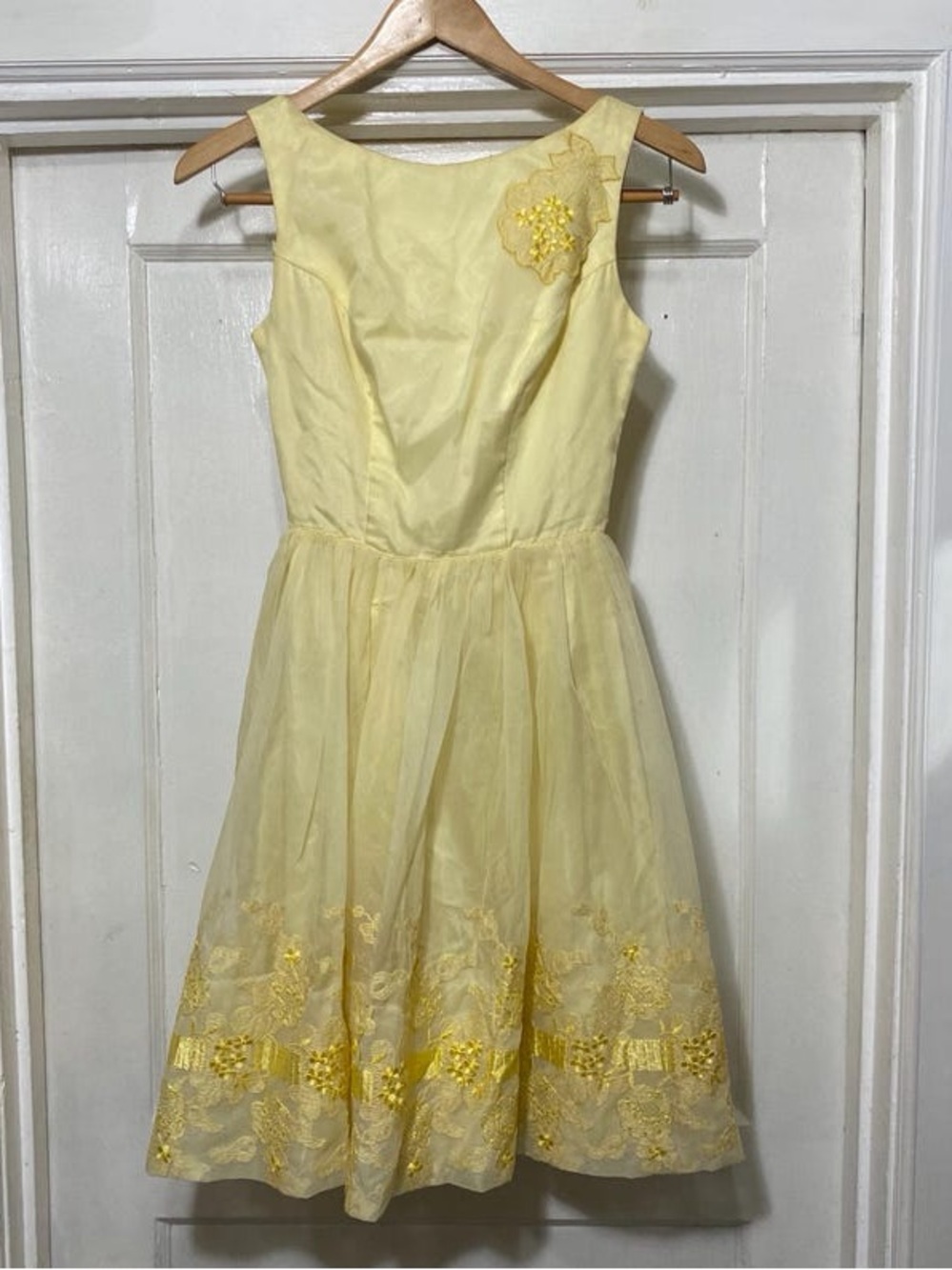 Vintage 50s Yellow Summer Dress With Floral Detail